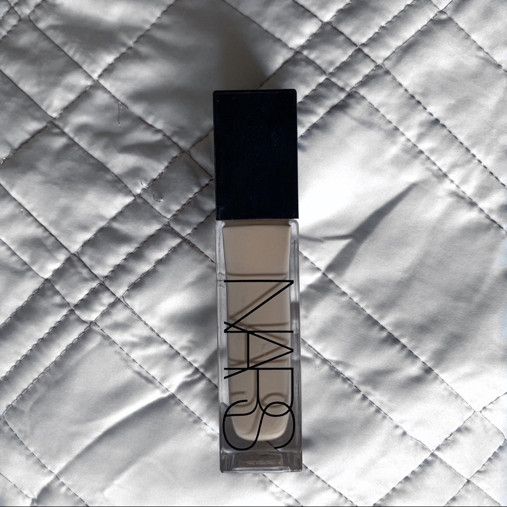 NARS Radiant Longwear Foundation
